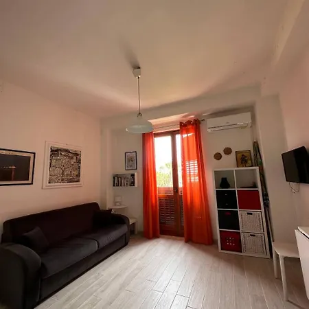 Casetta A 80 Passi Dal Mare מלון 3*